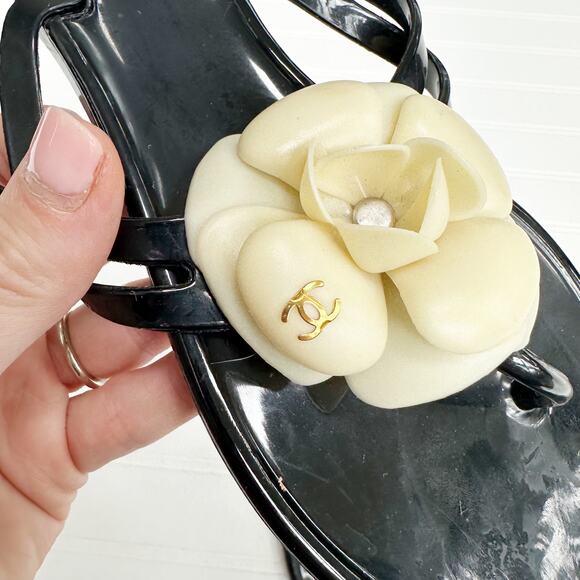 Chanel Black Camellia Flower Rubber Flip Flops Sandals Logo Size 40 Jelly PVC - Picture 2 of 7